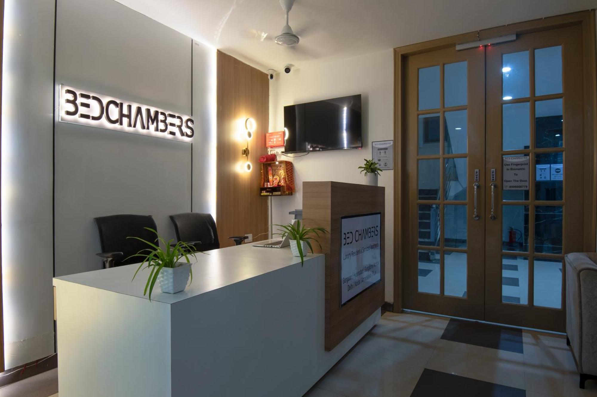 Bedchambers Serviced Apartment, Medicity Γκουργκάον Εξωτερικό φωτογραφία