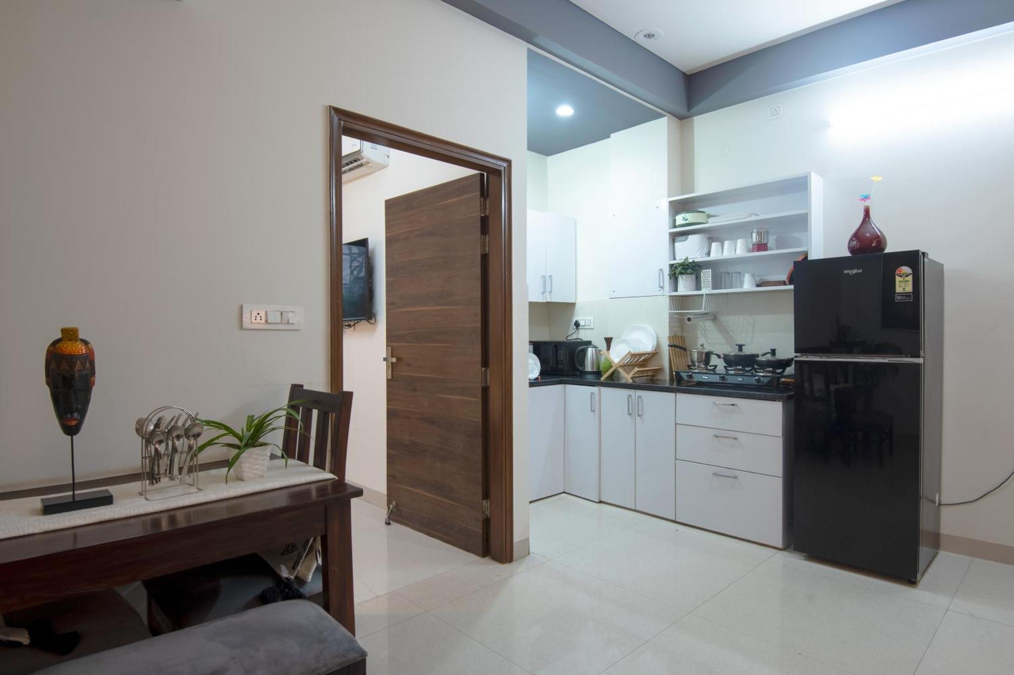 Bedchambers Serviced Apartment, Medicity Γκουργκάον Εξωτερικό φωτογραφία