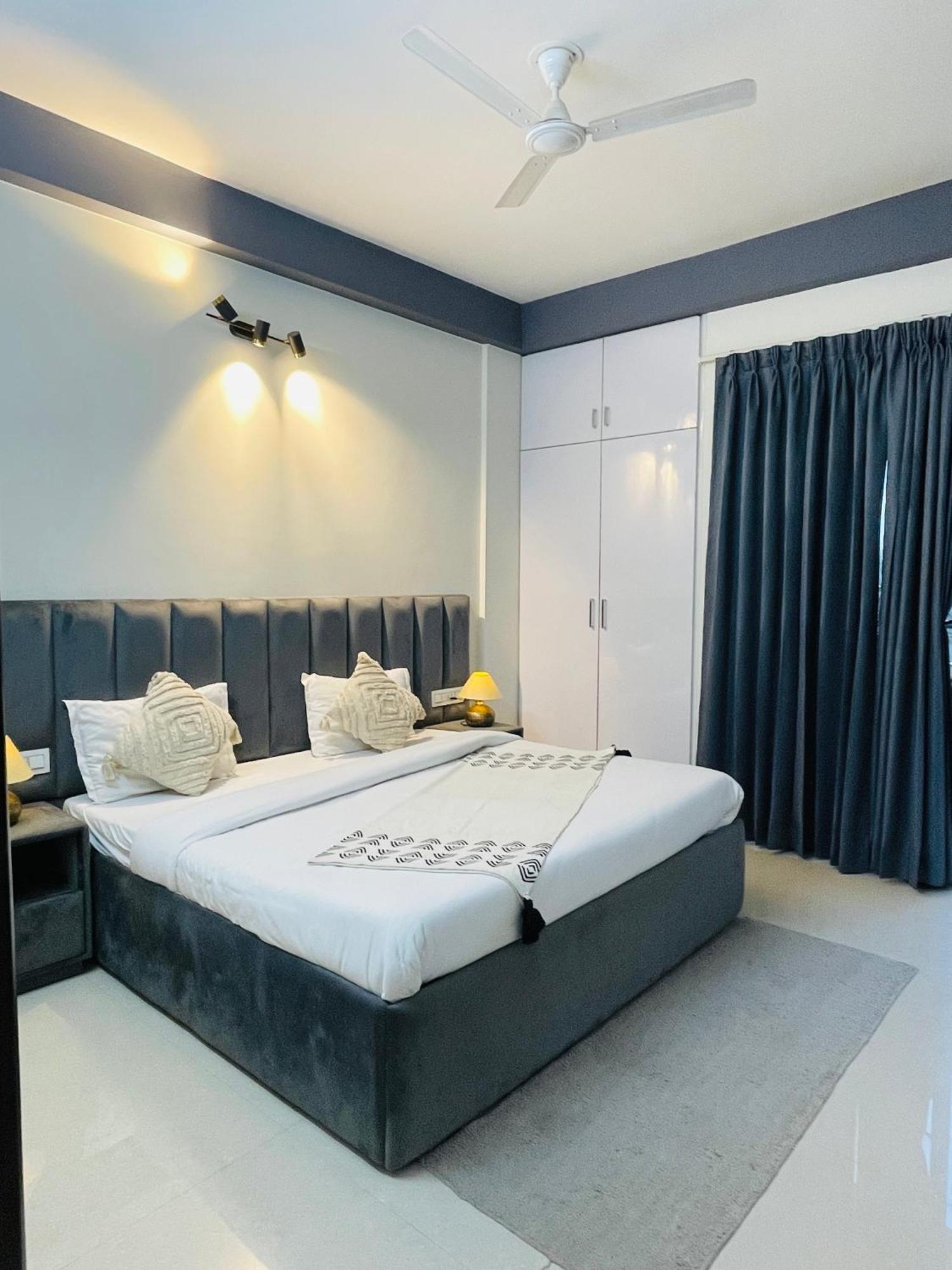 Bedchambers Serviced Apartment, Medicity Γκουργκάον Εξωτερικό φωτογραφία